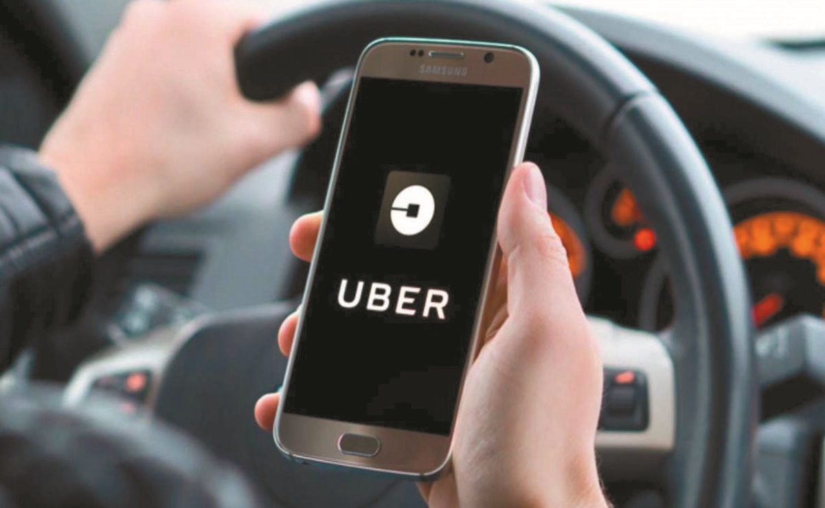 Uber elimina el requisito de usar cubrebocas para pasajeros y conductores en EU