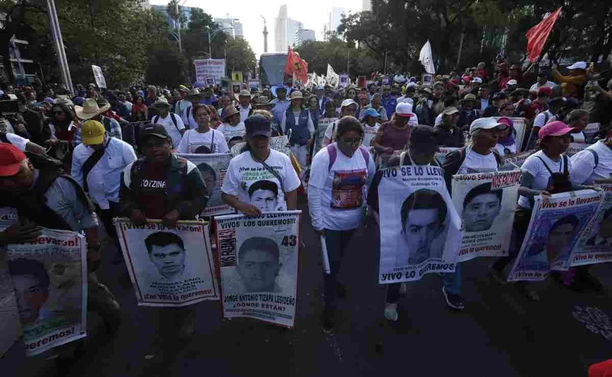 Ejército no participó en desaparición de normalistas de Ayotzinapa: Sedena