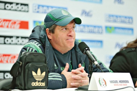 Miguel Herrera centra su atención en Brasil