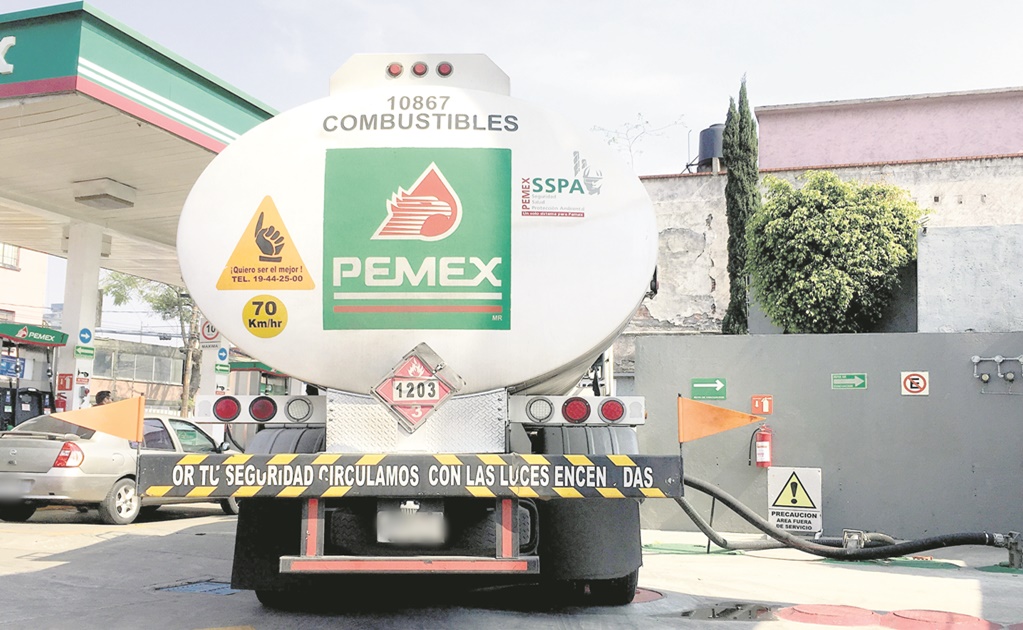 Pemex capacita a elementos de la Policía Federal sobre inspección de pipas