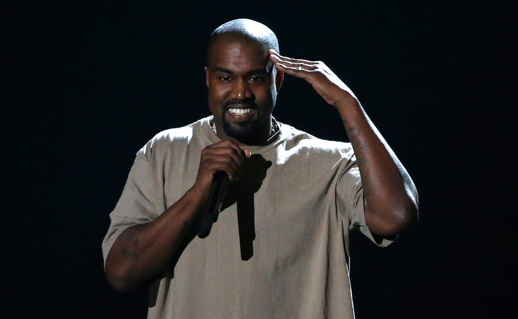 Kanye West es demandado por racismo y acoso laboral 