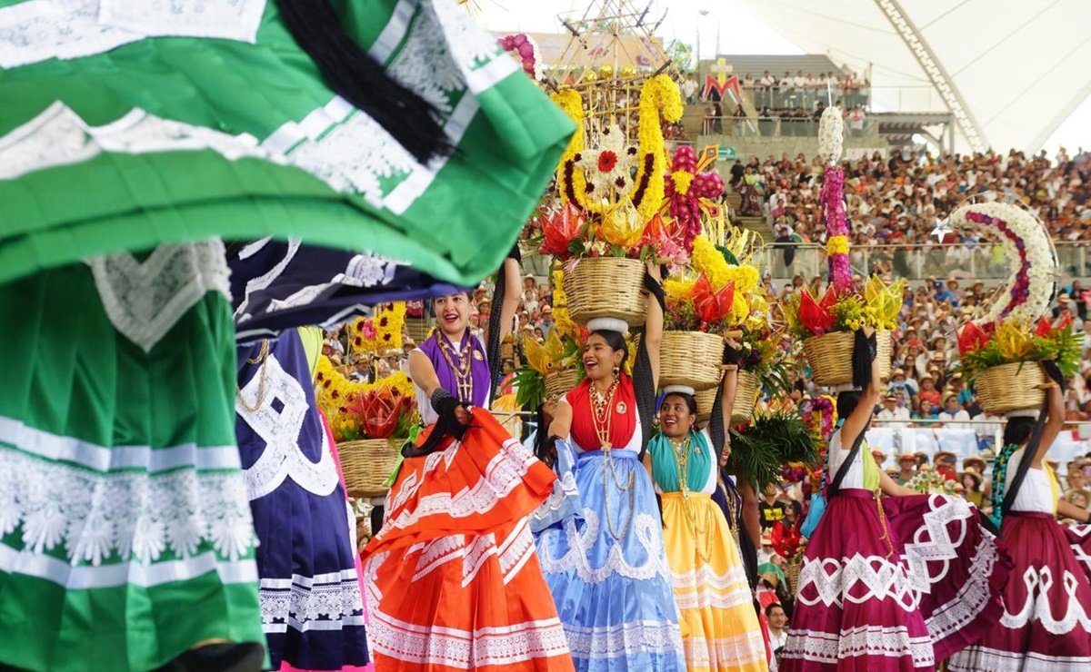 Al grito de “¡Viva Oaxaca!”, arrancan las fiestas de la Guelaguetza frente a más de 12 mil asistentes