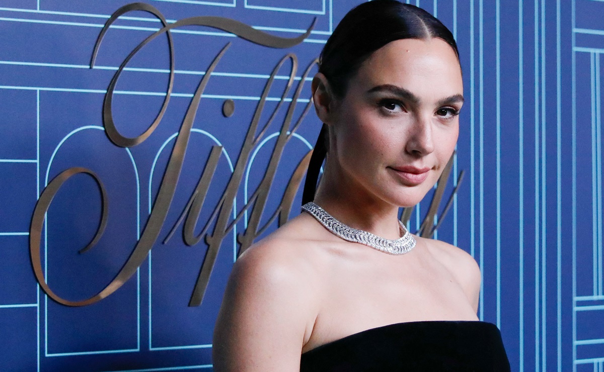 Gal Gadot se quita todo para posar sólo con joyas de Tiffany y deslumbra