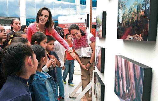 Imparte DIF estatal taller de fotografía a niñas