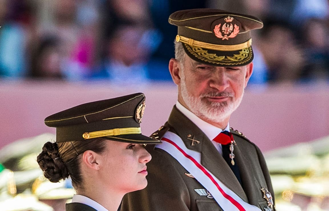 Princesa Leonor se despide de la Academia Militar de Zaragoza con distinción