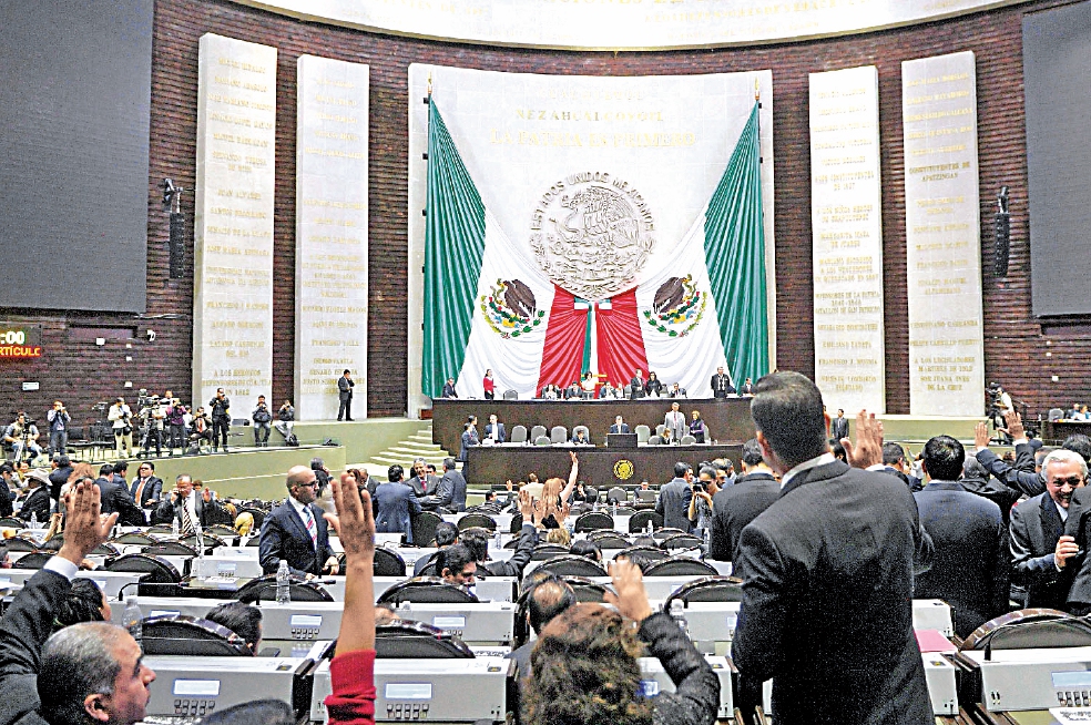 Morena, MC y PVEM pelean comisiones en San Lázaro