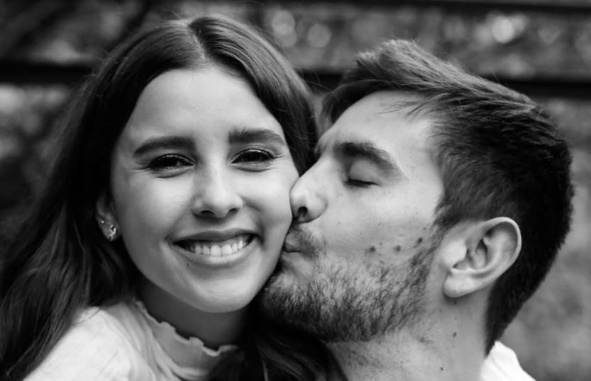 Paulina Goto y Rodrigo Saval ponen el ejemplo ayudando a Acapulco