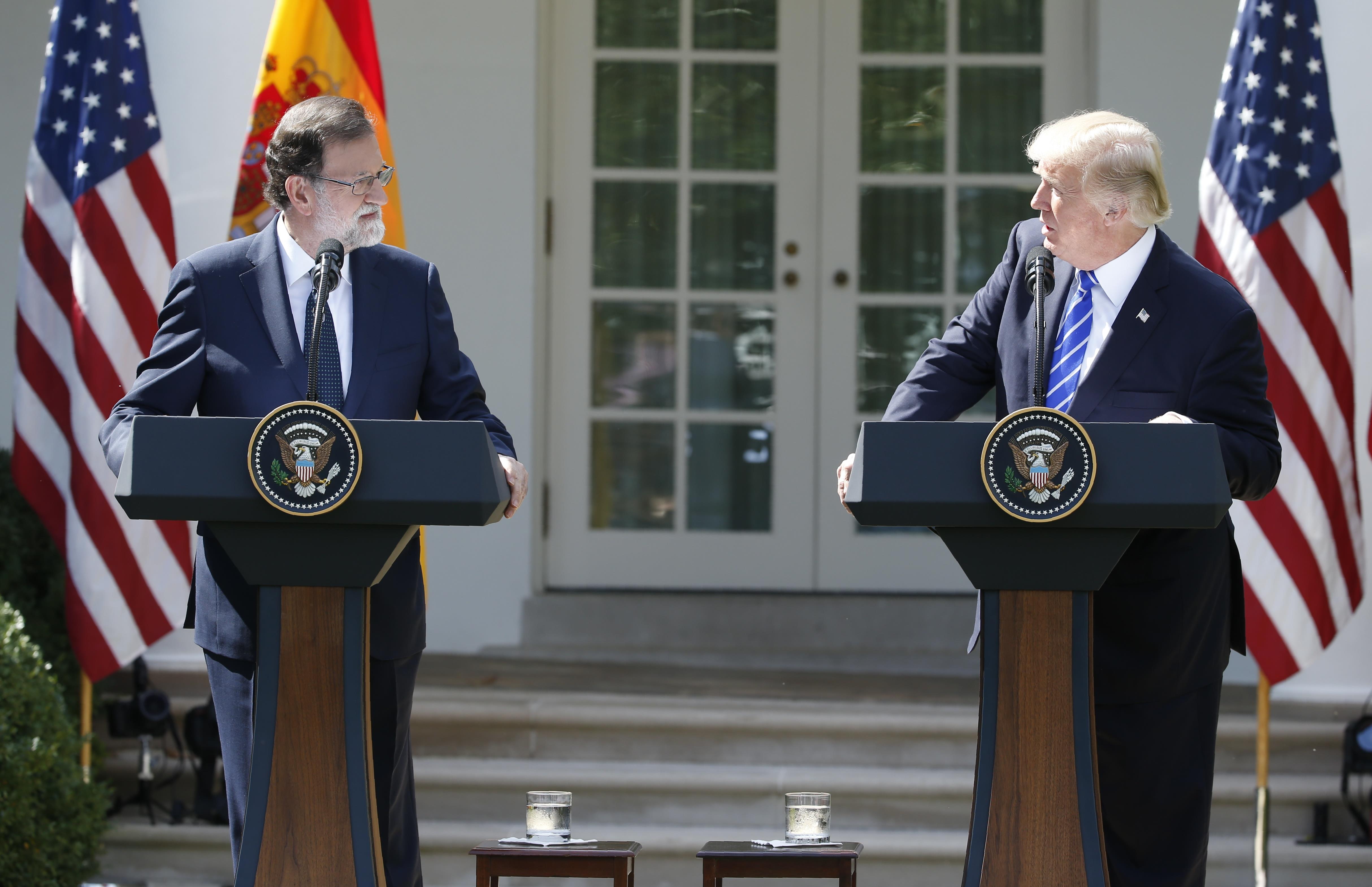 Rajoy recibe respaldo de Trump contra consulta de independencia de Cataluña