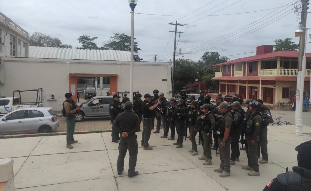 Desarman y someten a exámenes a policías municipales de San Juan Evangelista, Veracruz