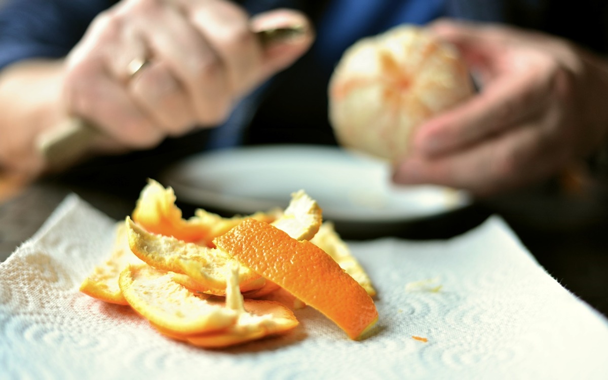 ¿Cómo aprovechar la cáscara de naranja en la cocina?