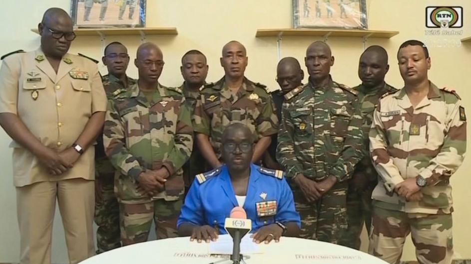 Régimen militar de Níger expulsa al embajador de Francia
