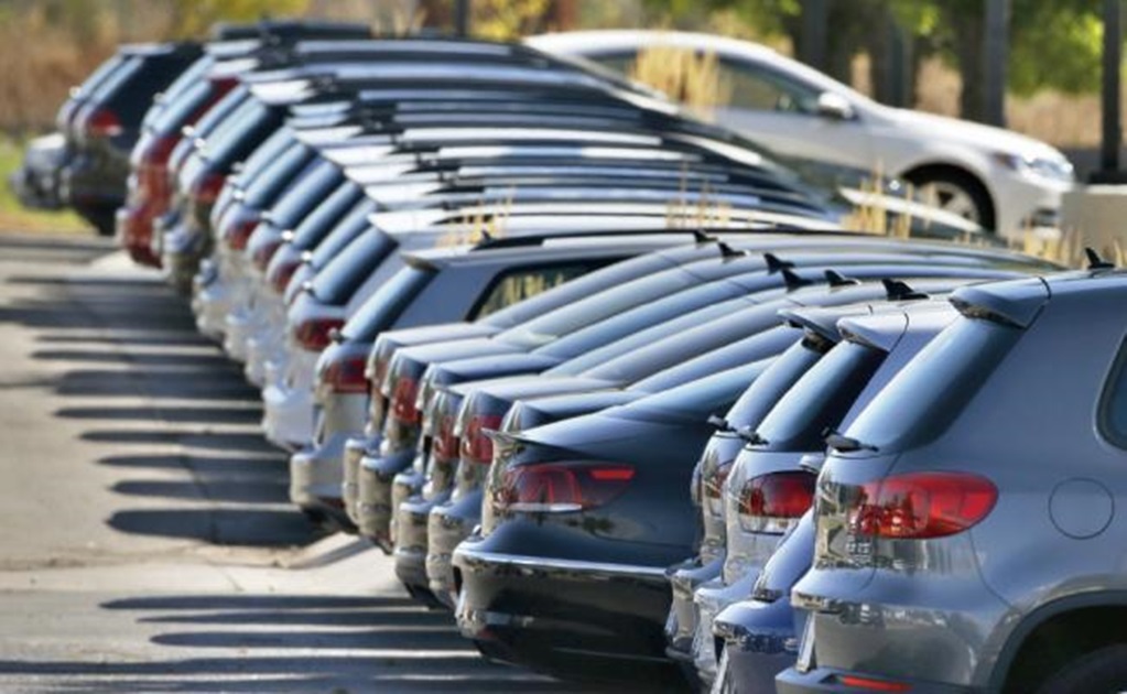 Venta de autos nuevos cae 7.2% en febrero