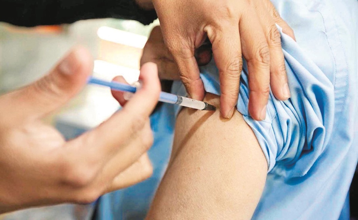 OMS: vacunas de refuerzo evitan en un 80% que ómicron provoque casos graves
