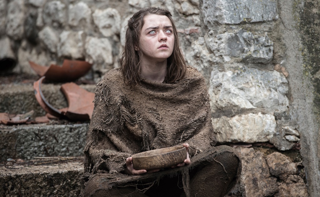 Filtran fotos "topless" de Maisie Williams, protagonista de Game of Thrones