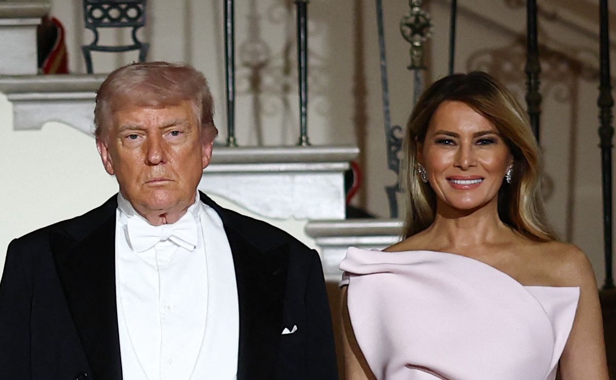 Captan a Melania rechazando a Trump y el VIDEO desata rumores de crisis. ¿Ya no lo soporta?. Foto: (Photo by HENRY NICHOLLS / AFP)