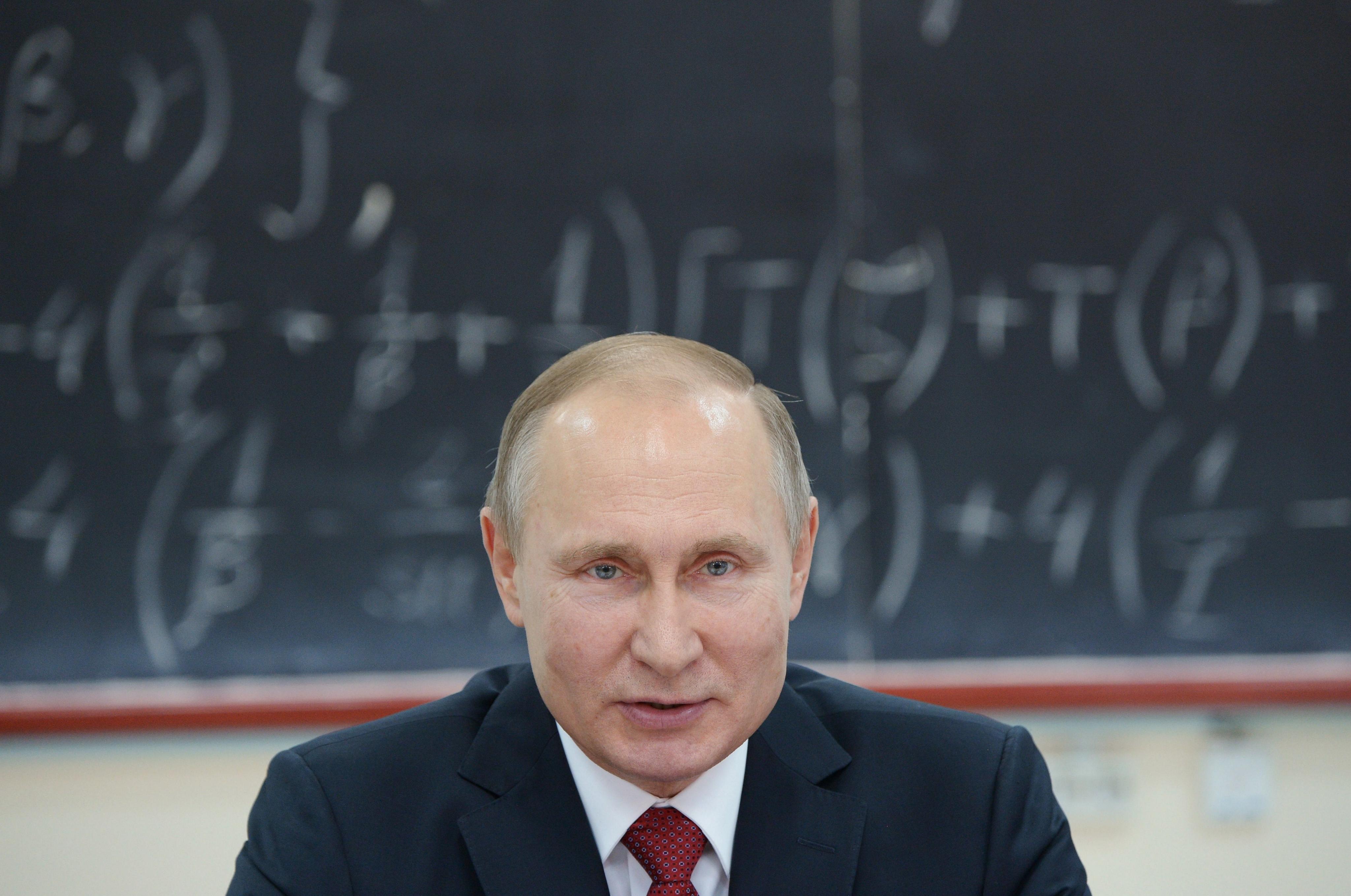 Putin confiesa que no tiene smartphone ni cuentas en redes sociales