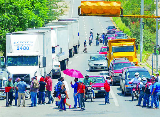 CNTE ocasiona pérdidas por 8 mdp a distribuidores de autos en Oaxaca: AMDA