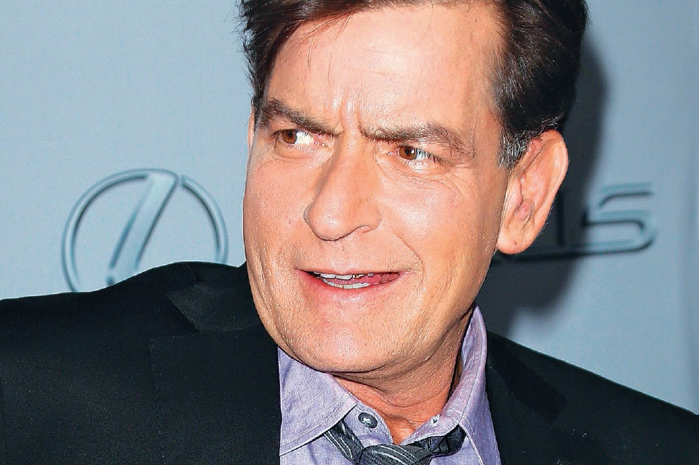 Charlie Sheen se disculpa con Kim