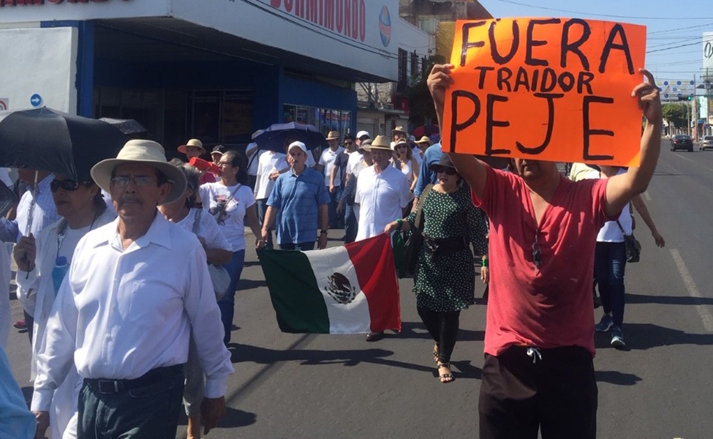 Marchan en Sinaloa en rechazo al evento de aniversario de AMLO 