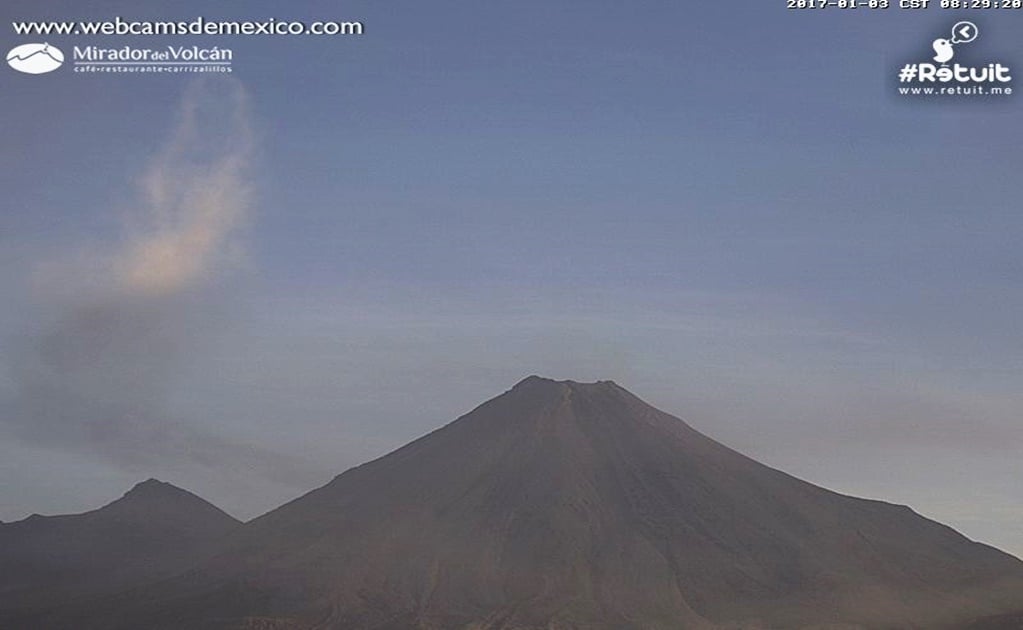 Volcán de Colima lanza fumarola de mil 500 metros