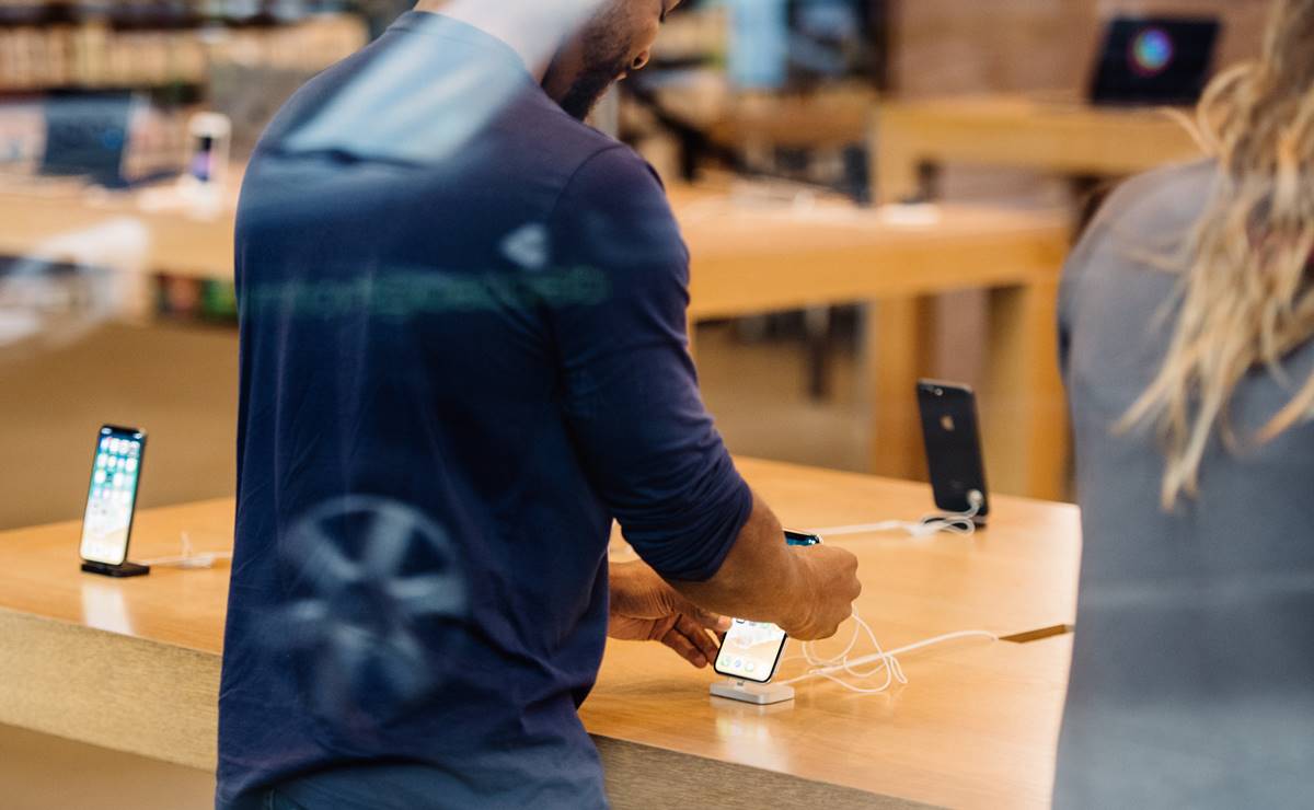 ¡De película! Perforan pared de tienda Apple para robar medio millón de dólares en productos