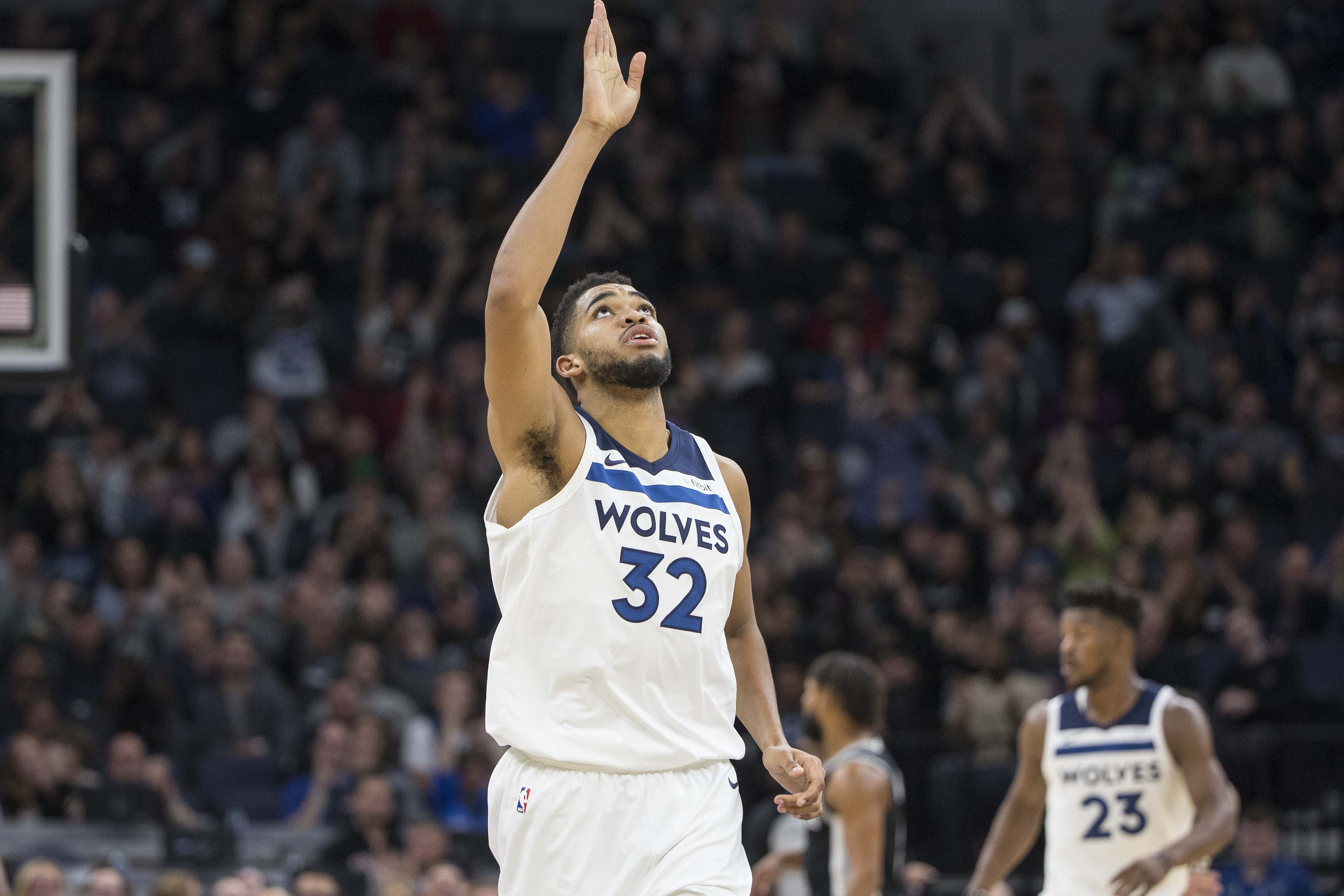 Anthony Towns extiende contrato con los Timberwolves