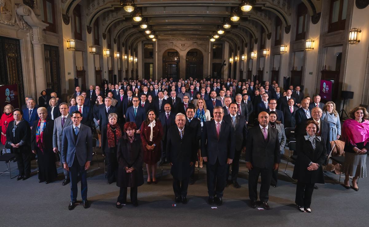 AMLO se reúne esta noche con cónsules y embajadores en Palacio Nacional 