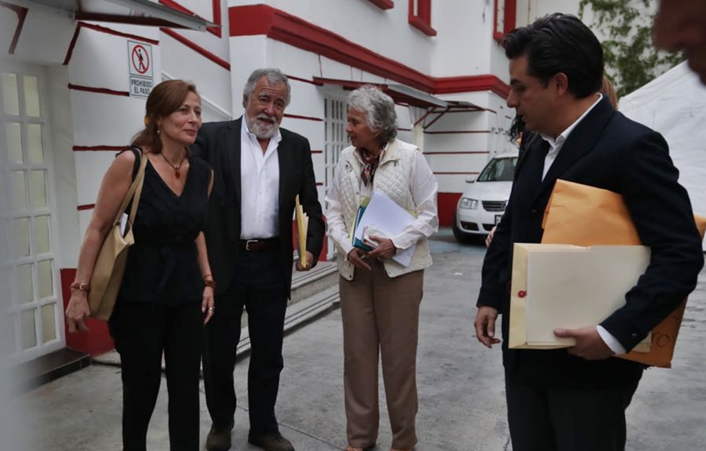 AMLO revisa con equipo de Sánchez Cordero agenda legislativa