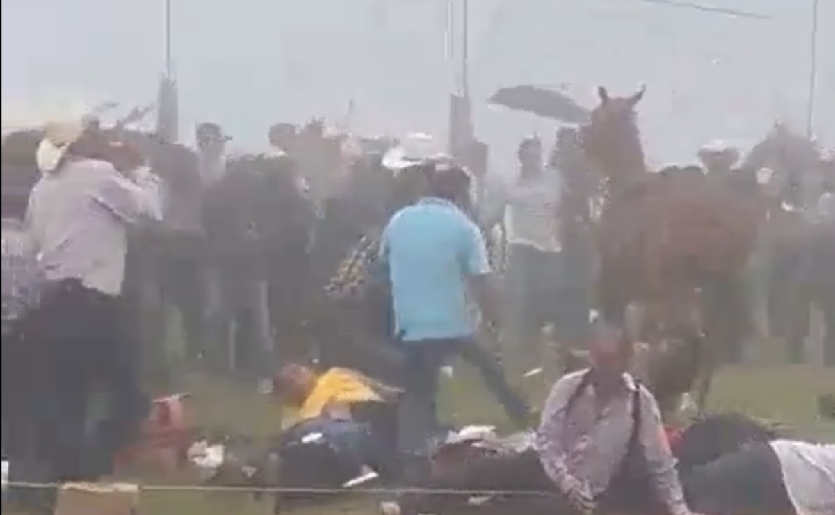 VIDEO: Accidente en carrera de caballos deja tres lesionados en Tenochtitlán, Veracruz