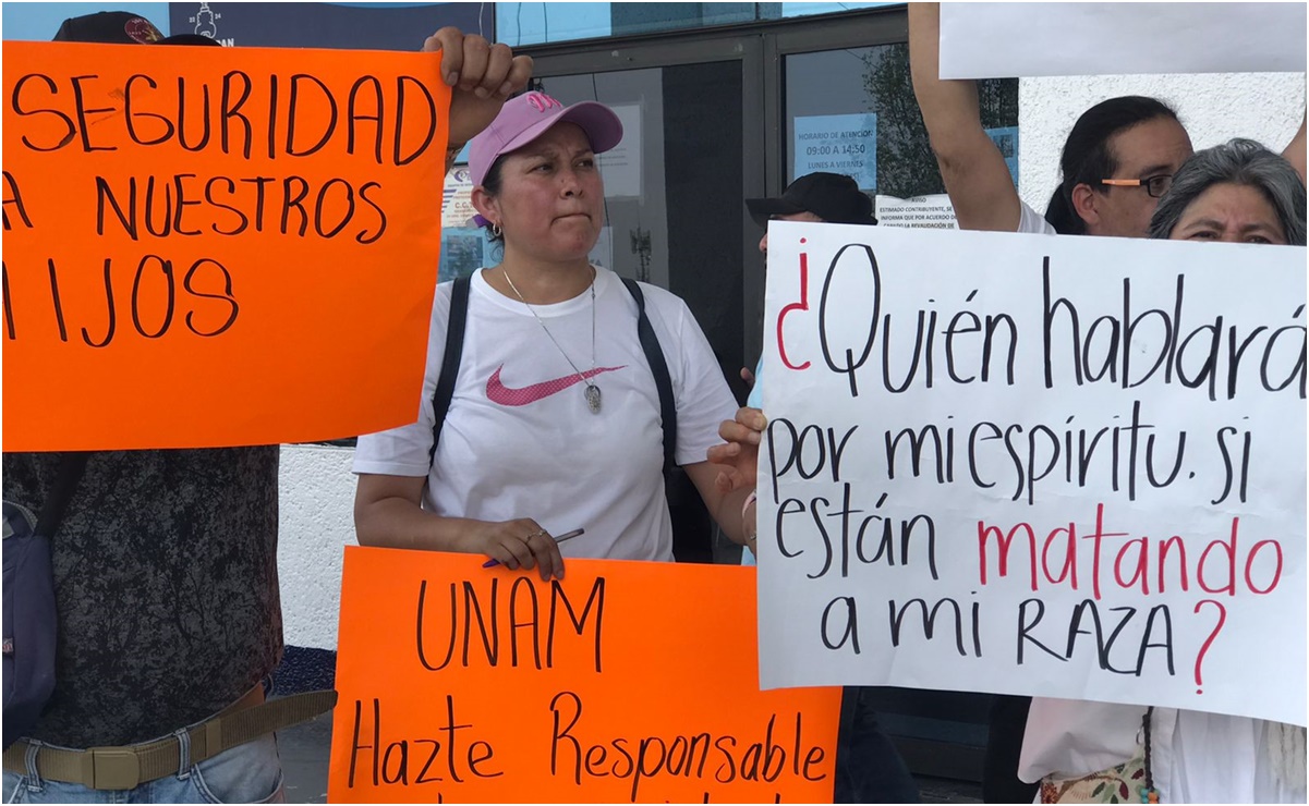 Padres de familia del CCH-Naucalpan marchan rumbo a palacio municipal: “¡No fue un accidente, fue un asesinato!”