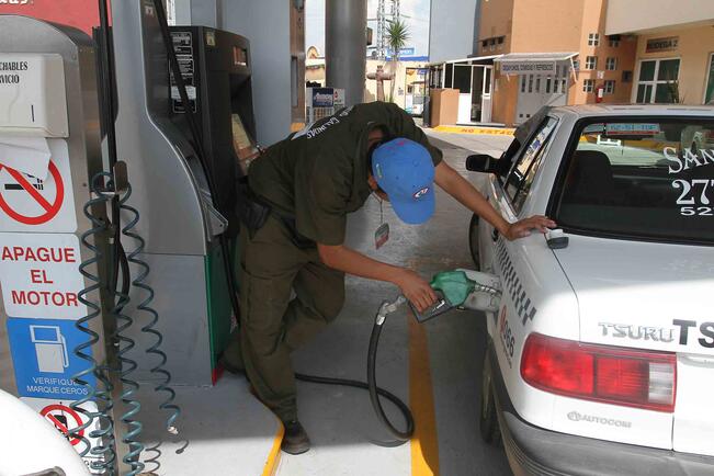 Cae 25% venta de gasolina debido al alza en el costo