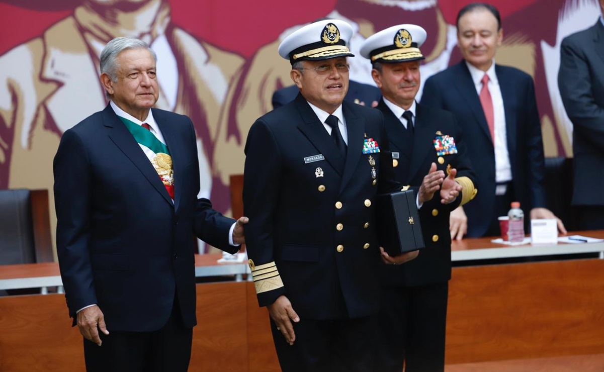 AMLO entrega ascensos y reconocimientos a militares de la Sedena y Marina