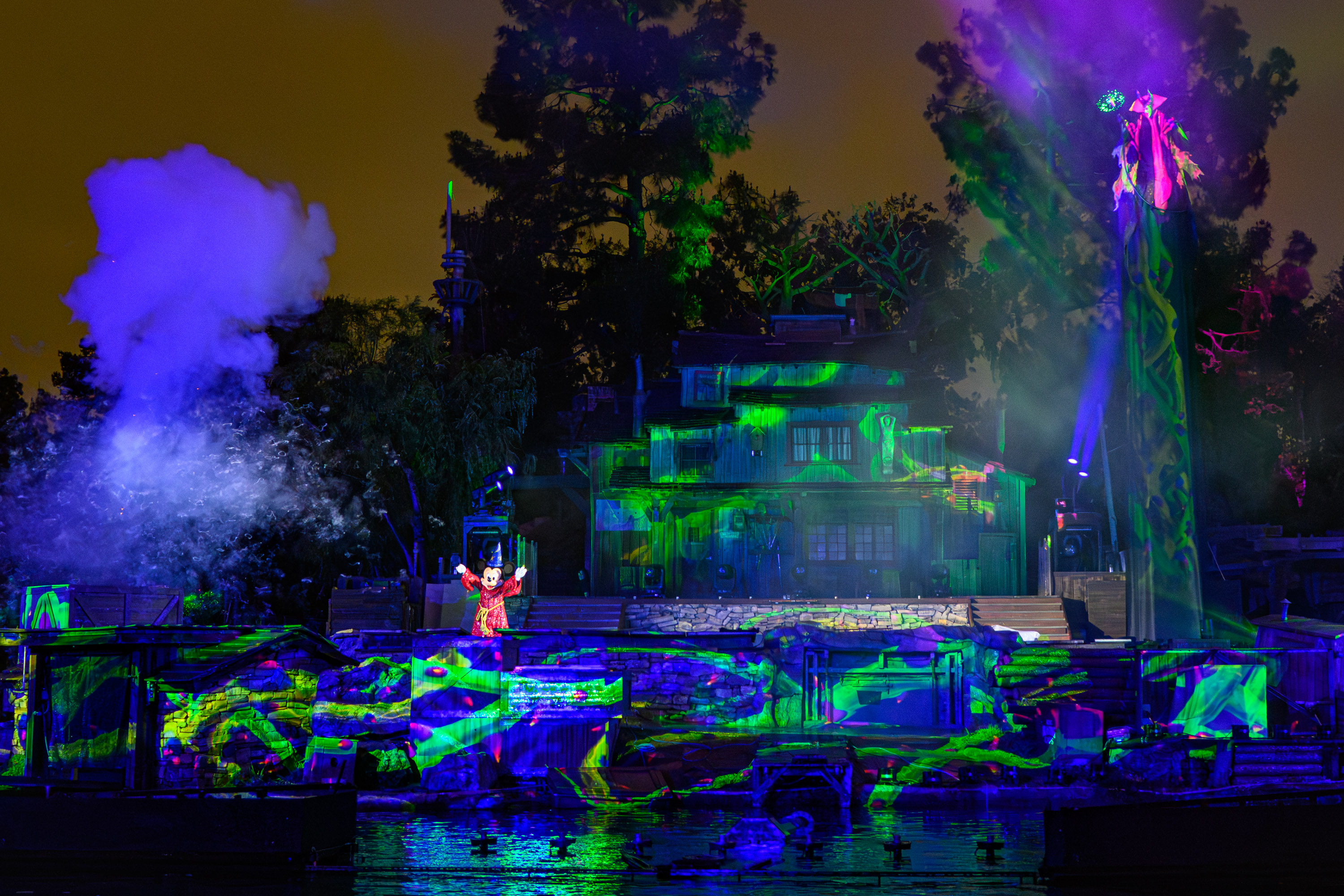 El espectáculo Fantasmic! regresa a Disneyland Park: Aquí la fecha y nuevos efectos especiales