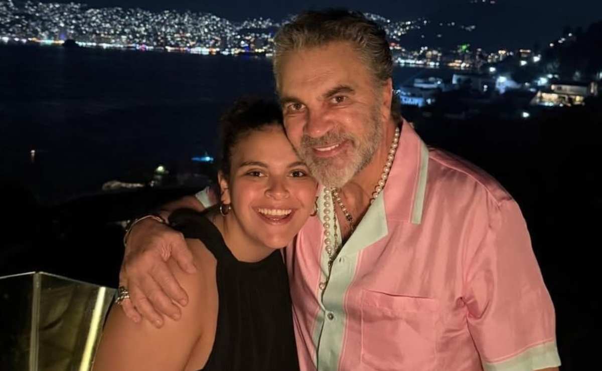 El curioso regalo de Mijares a su hija Lucerito por su cumpleaños 21