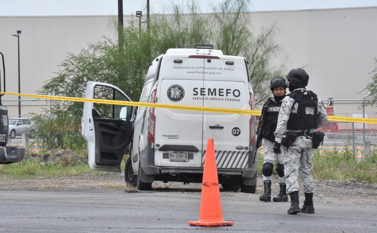 Abandonan restos humanos en 8 bolsas negras de plástico en Juárez, Nuevo León