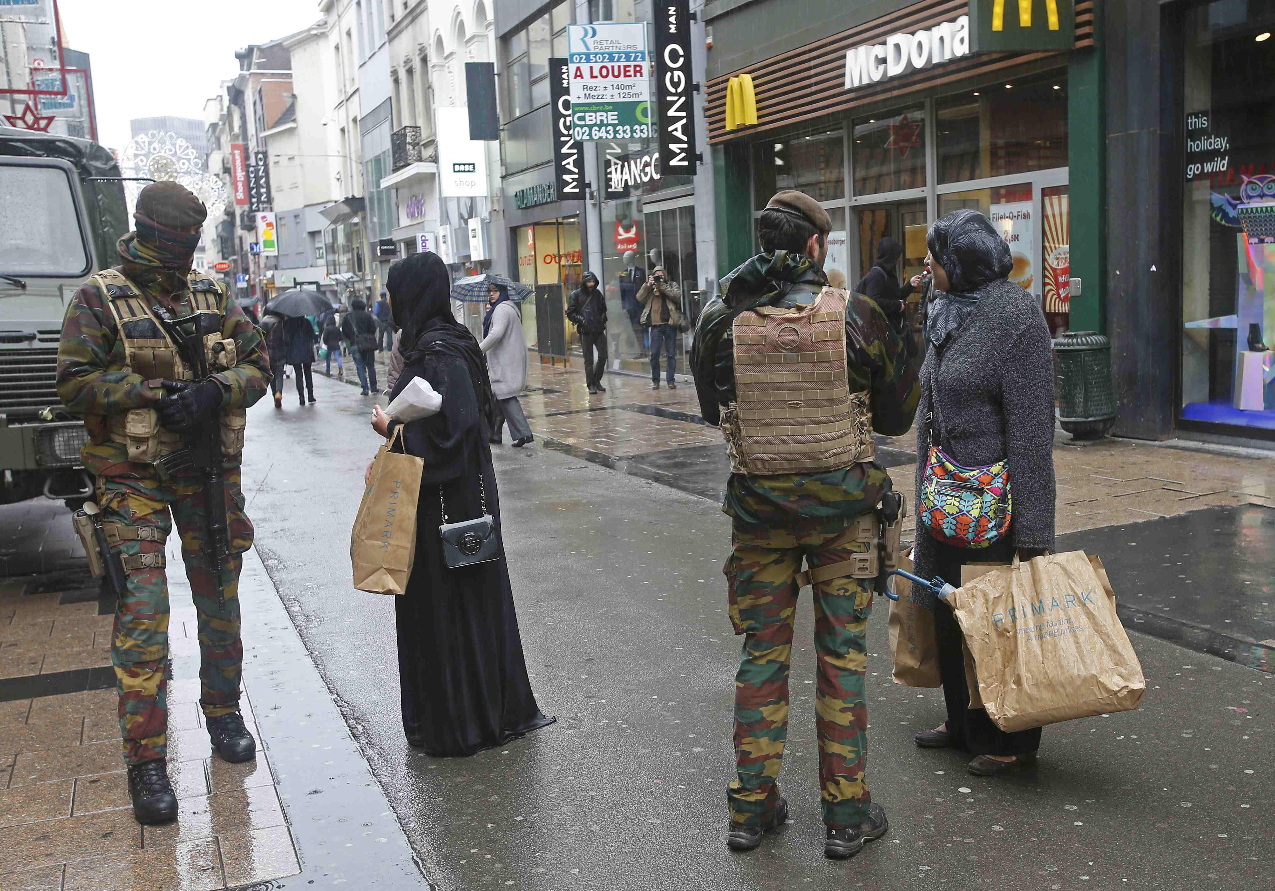 Suspenden partido en liga belga por amenaza terrorista