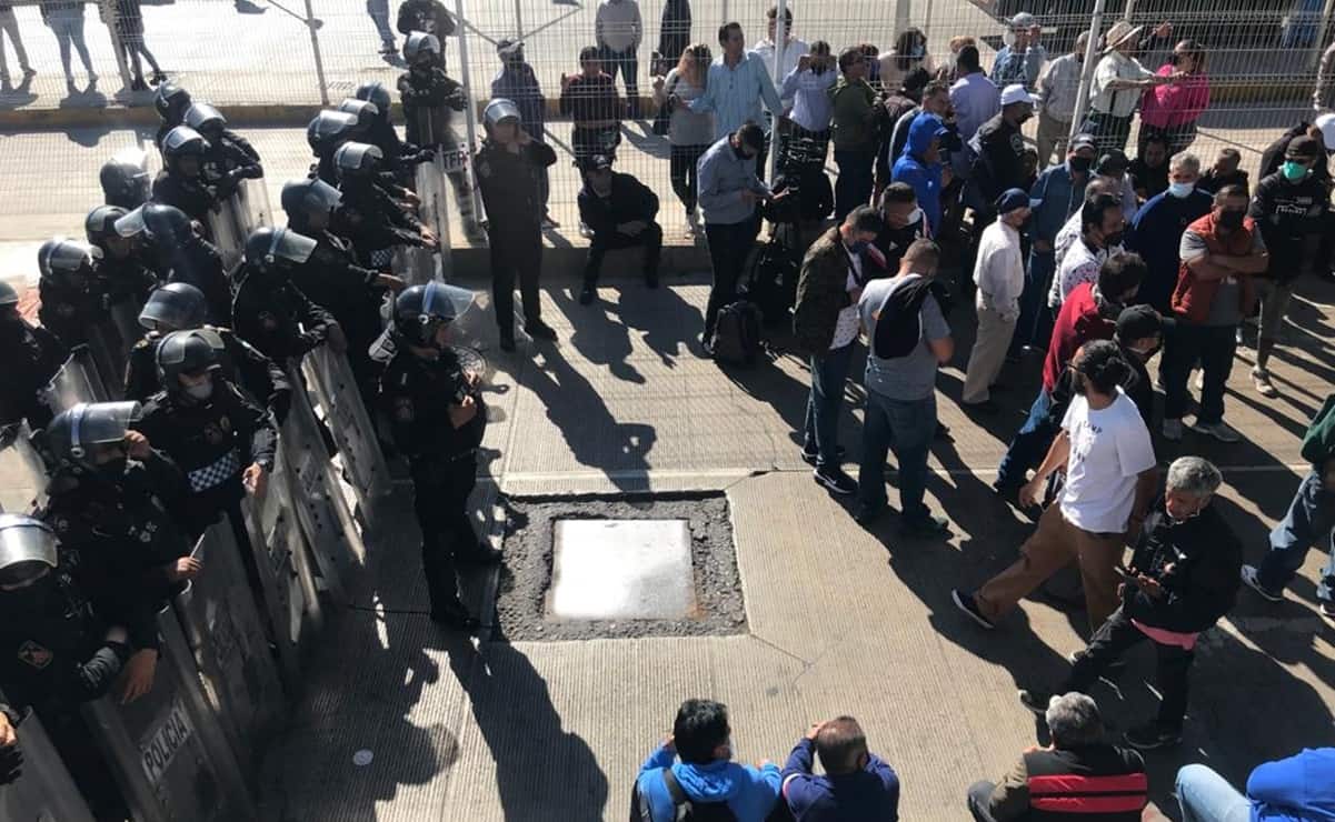 "Quisimos marchar, no nos dejaron": Policías de CDMX repliegan a transportistas por bloqueo en Indios Verdes