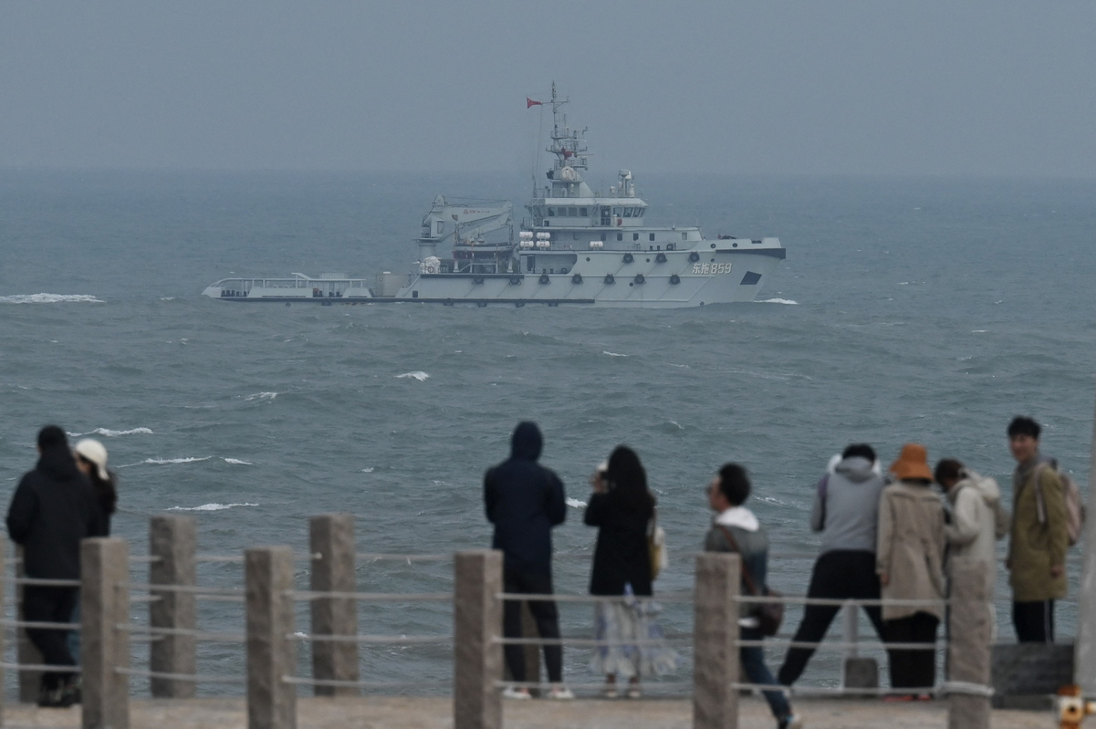 Taiwán detecta presencia de buques de guerra chinos; Beijing mantiene presión sobre la isla