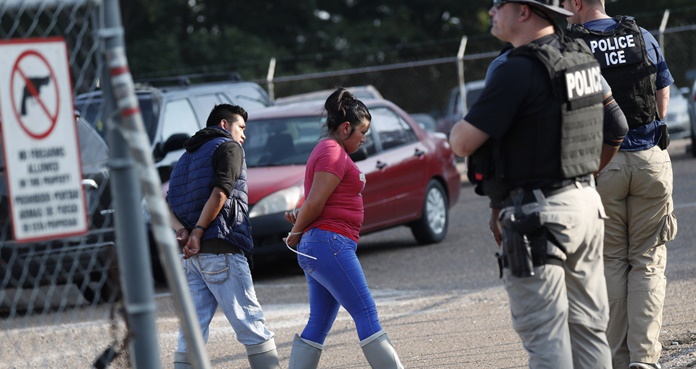 ICE liberará a embarazadas detenidas tras redada en Mississippi