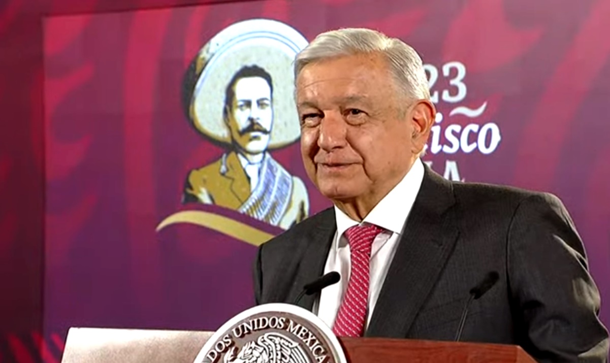 “Con los niños no”: AMLO hace otra burla a Javier Alatorre tras críticas a libros de texto