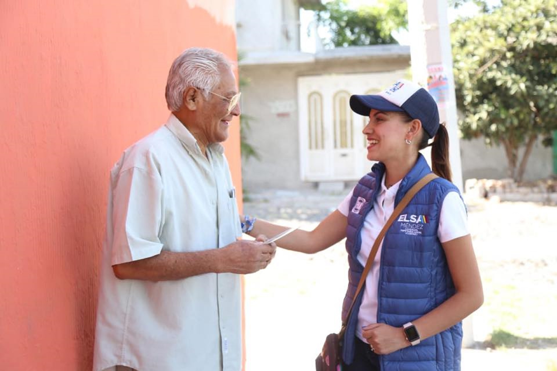 Elsa Méndez invita a colonos a integrarse a su proyecto