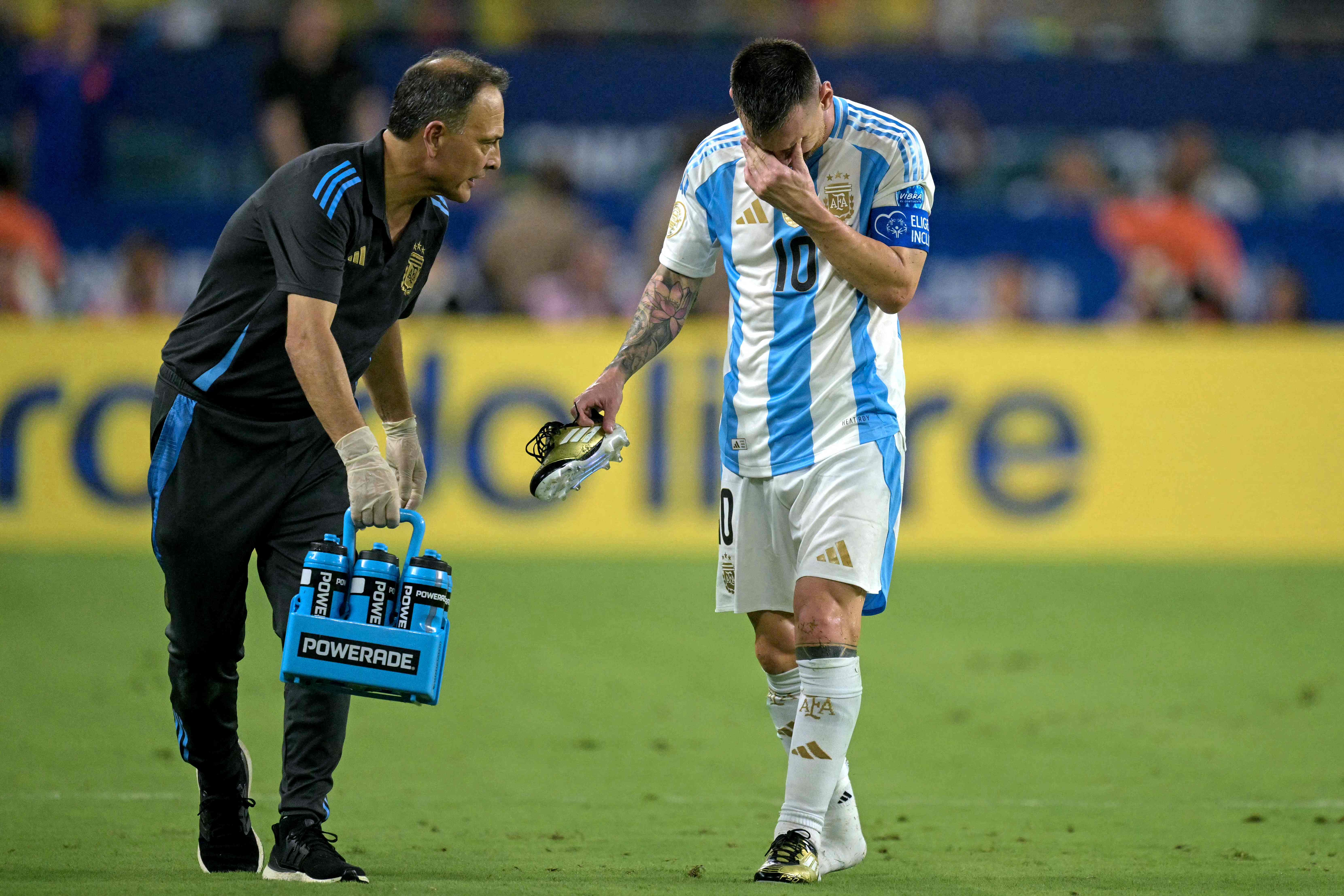 De Paul afirma que la selección argentina se “unió” para ganar por Messi tras verlo llorar