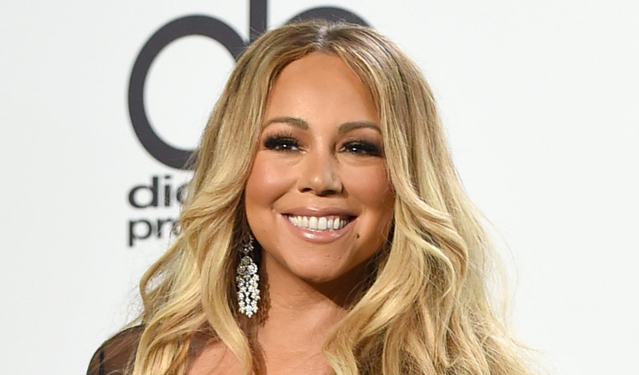 Mariah Carey cumple 54 años y lo festeja con una alucinante exhibición en top y maillot