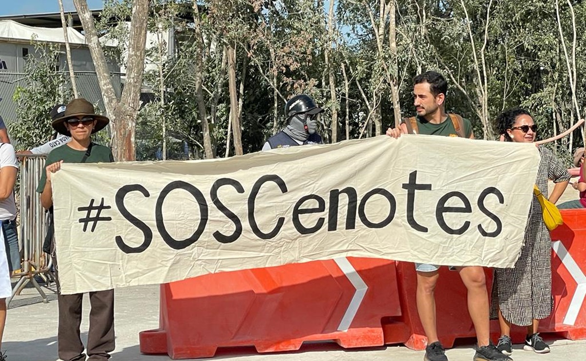 Ambientalistas y madres buscadoras protestan en estación del Tren Maya en Playa del Carmen