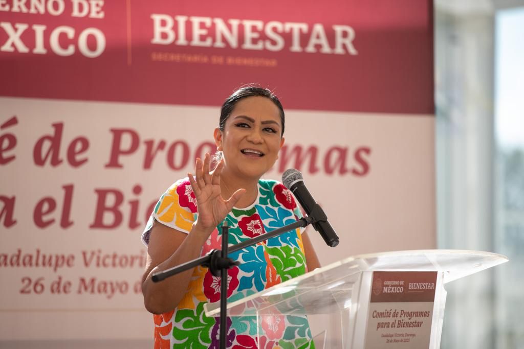 Ariadna Montiel muestra acuerdo con el que AMLO creó pensión para adultos mayores en 2001