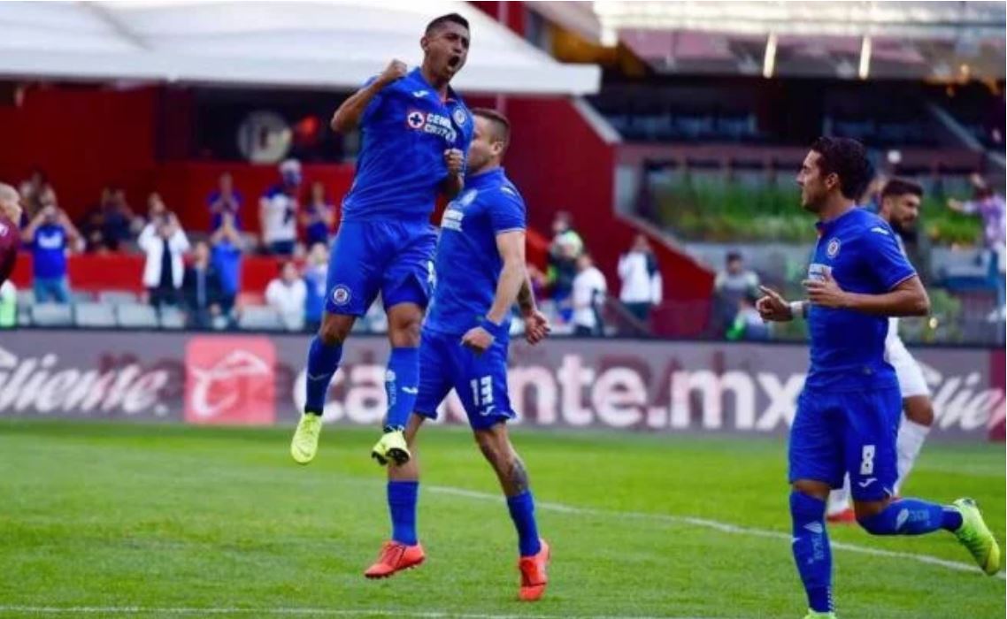 Cruz Azul logró su primer triunfo en el Azteca