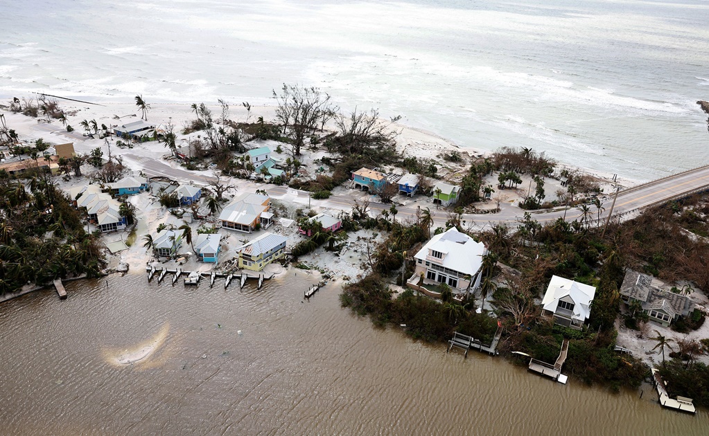 Suman 15 personas muertas tras paso de huracán "Ian" en Florida