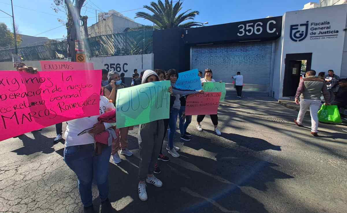 "Los detenidos son comerciantes, lo podemos demostrar": manifestantes de romería de Rojo Gómez realizan dos bloqueos