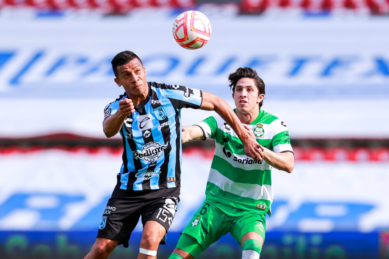 El portero de Santos anotó en el último minuto a los Gallos