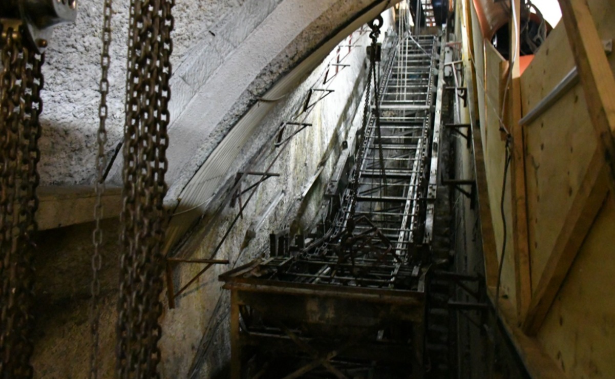 Sustituyen escalera eléctrica con 30 años de antigüedad en estación Tacubaya del Metro CDMX 